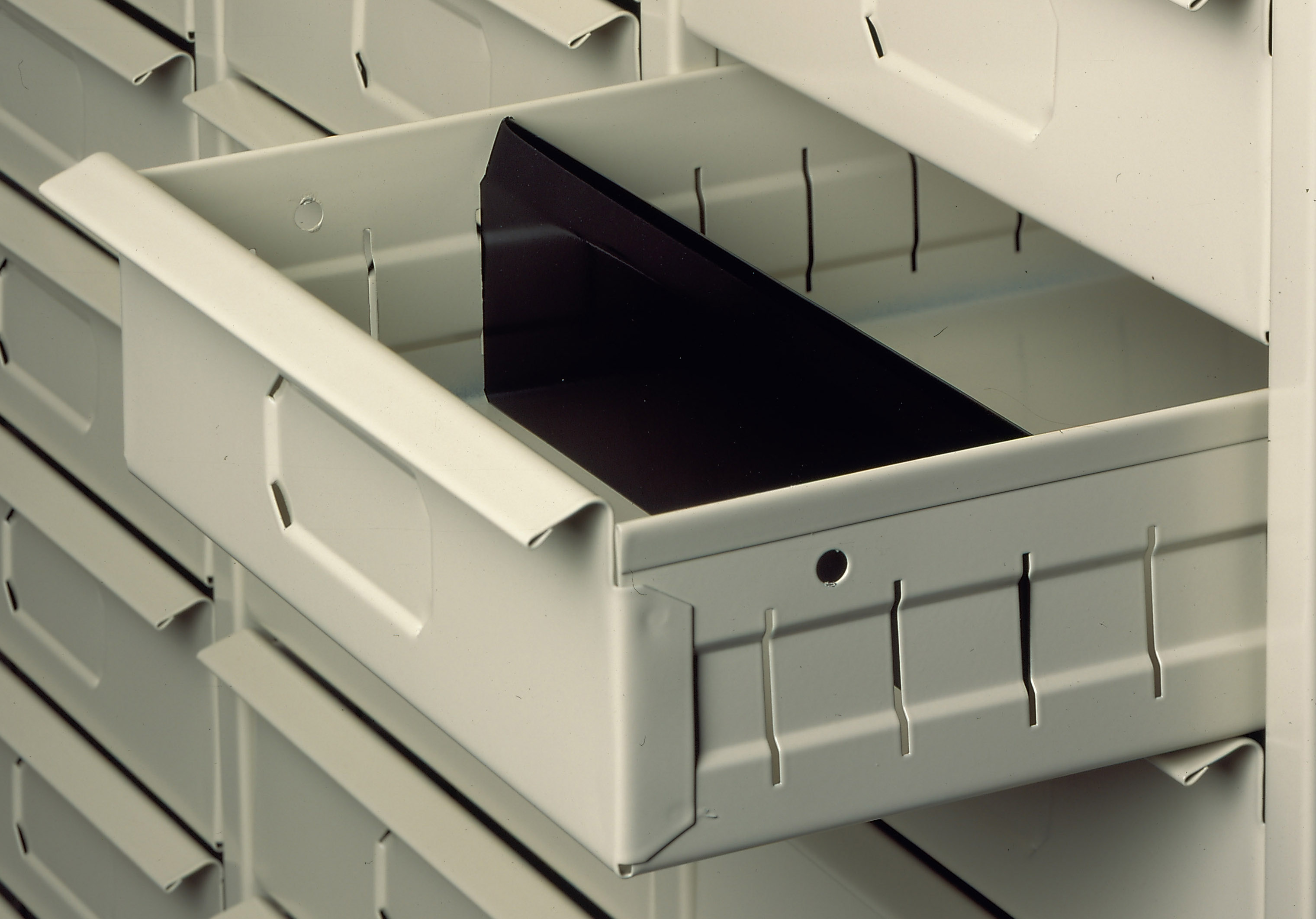 30 Quadro Storage drawer